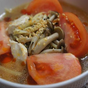 トマトの酸辣湯麺(サンラータン)