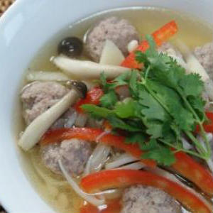 タイ風肉団子スープ