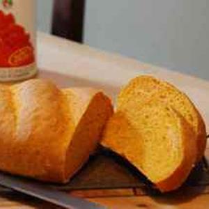 バジルとトマトのパン