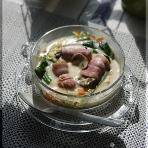 牡蠣のベーコン巻と白菜のクリームスープ