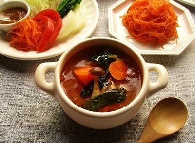 トムヤムクン風の野菜たっぷりスープ