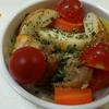 グリルチキンと野菜のハーブサラダ