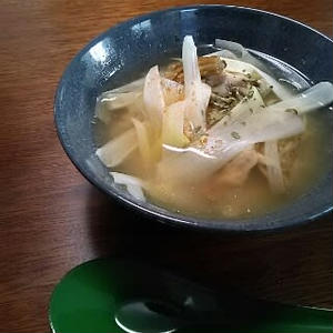 よく噛んで、ぽかぽかスープ (白葱と山えのき茸)