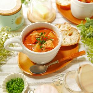 鶏胸肉と野菜たっぷりパプリカ豆乳スープ