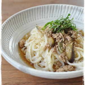 鶏そぼろと茄子のさっぱり梅うどん