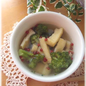 ブロッコリー&油揚げ☆ピンクペパー味噌スープ