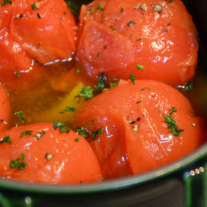 まるごとトマトの蒸し焼き