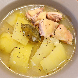 地頭鶏と冬瓜のスープ煮