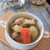 ハーブスパイスの鶏スープ
