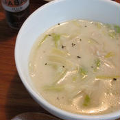 白菜とエノキのトロ〜リ白いスープ