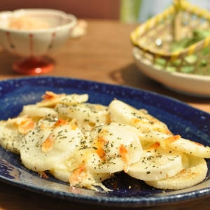 長芋と桜海老のチーズ焼きバジル風味