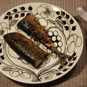 秋刀魚のガーリックハーブ焼き