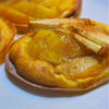 餃子の皮を使ったアップル 、マンゴーのオープンパイ、シナモン風味