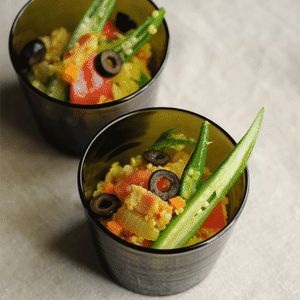 夏野菜とキヌアのデリ風カレーサラダ