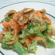 胡桃と温野菜のコリアンダー風味サラダ