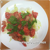 びんちょうマグロとトマトのユッケ風サラダ