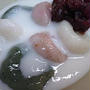 ３色白玉の杏仁汁粉