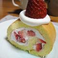 Roll Cake with Mascarpone Cream by つぶこさん