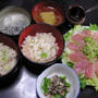 今日の晩御飯：貧乏メニュー（びんちょうマグロの和風カルパッチョ、新子おろし、鯛めし）