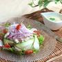*簡単マヨごま味噌ダレで豚しゃぶの入ったたっぷり野菜サラダ