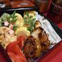 恒例の夜桜見物と小さな花見弁当