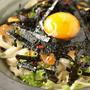味の素｢感動！釜玉めん」佐賀海苔ごまペペロン釜玉うどん
