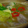 春キャベツを丸ごと食す！！〆はラーメン♪春キャベツとチキンの味噌バター鍋