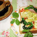 菜の花とカレースクランブルエッグのサンドイッチ