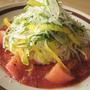 冷たいトマトのソースのそうめん