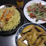 今日の晩御飯：貧乏メニュー(ベーコンと葉玉ねぎのスパゲティ、手羽先煮込み、ウインナニラもやし）