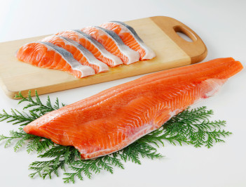 「北海道産 生秋鮭」を料理ブロガー50名さまにモニタープレゼント