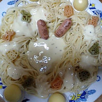 ホワイトクリスマスのリースのパスタ